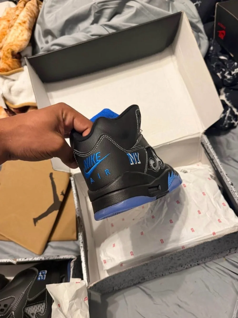 Jordan Men's Black and Blue Retro Basketball Sneakers